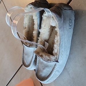 UGG gray Sz 9 Slippers